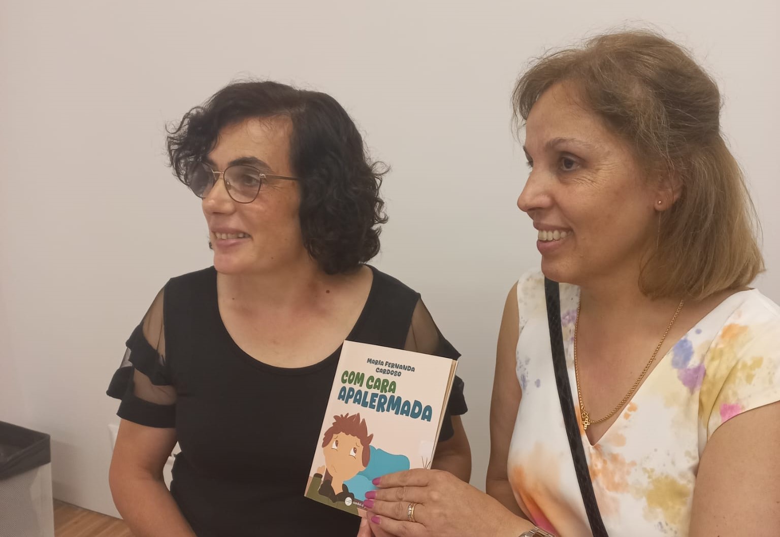 Escritora baionense de 50 anos publica terceiro livro no ano em que terminou o curso superior