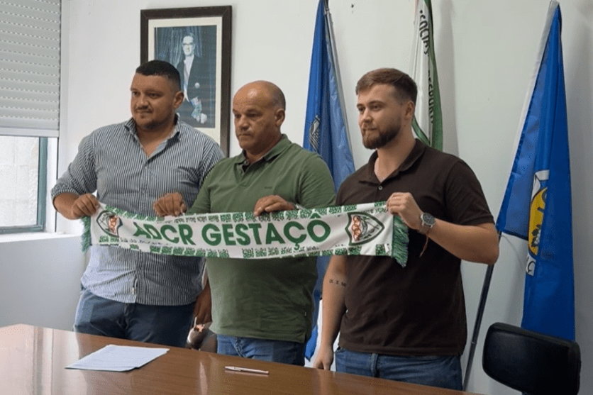 Jorge Nogueira é o treinador da Associação Desportiva Cultural e Recreativa de Gestaçô