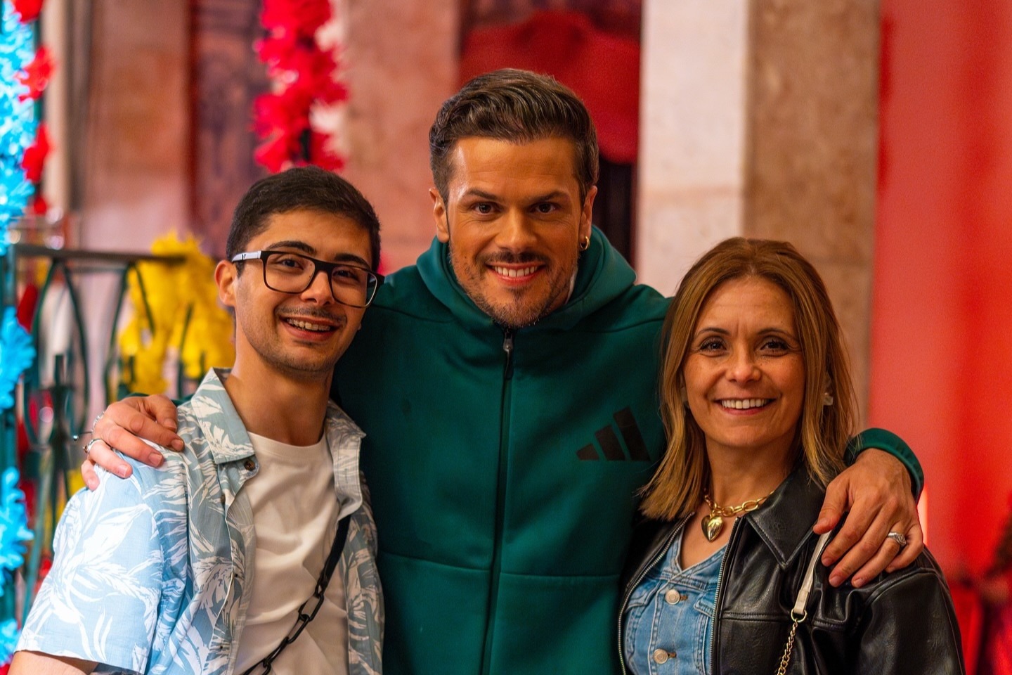 Baionense Rafael Monteiro e a mãe integram videoclipe de Mickael Carreira que junta Anselmo Ralph, Tony Carreira e Toy