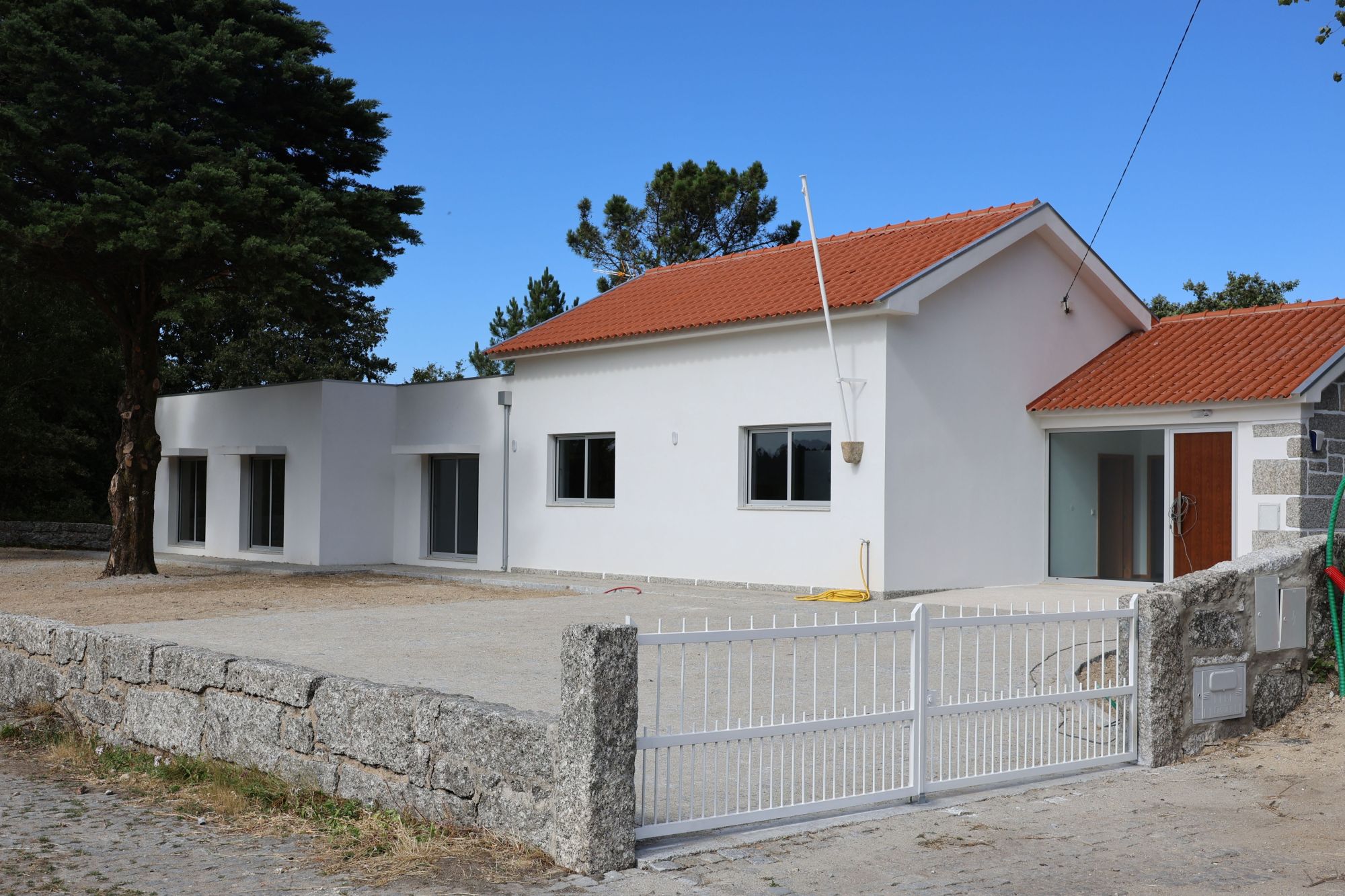 Câmara de Baião reconverteu antiga escola de Almofrela para criar novo espaço ao serviço da comunidade