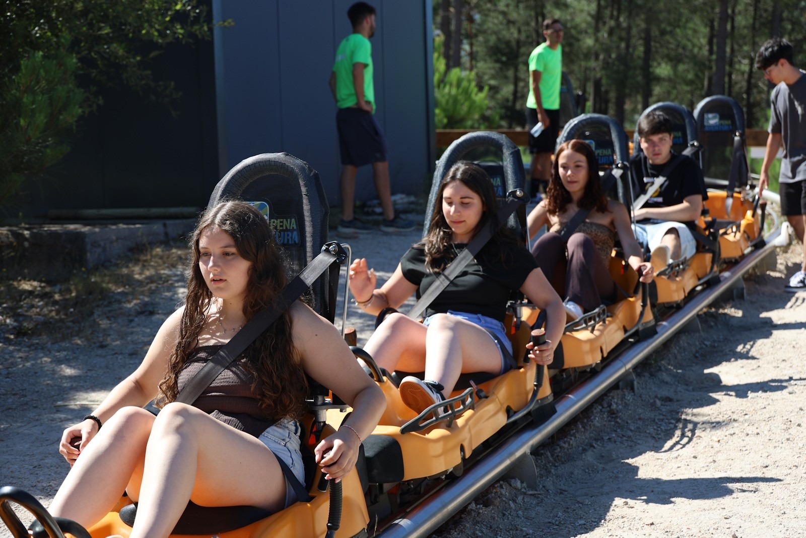 Sessenta e quatro alunos de Baião estiveram no Parque Pena Aventura