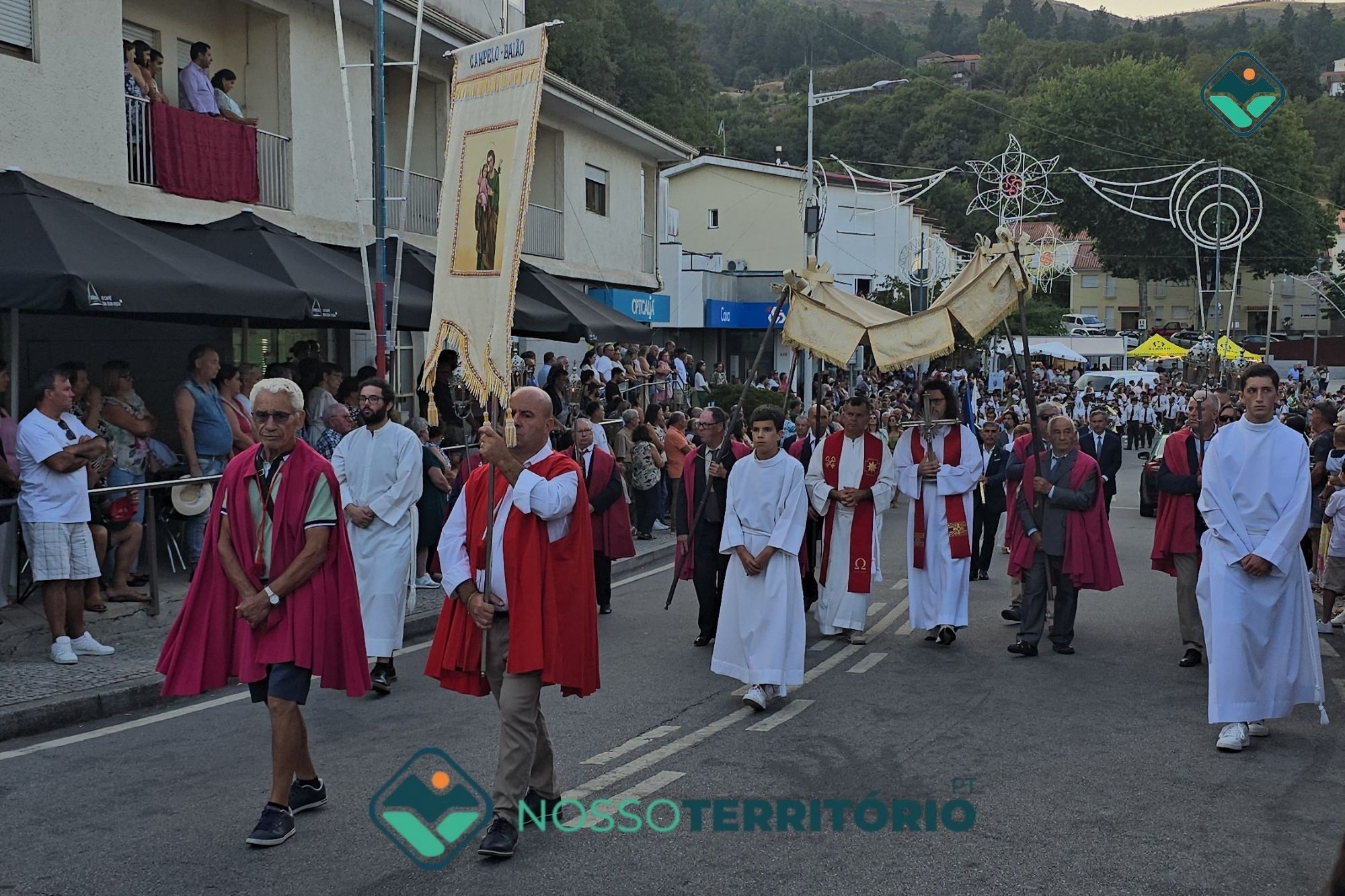 Majestosa procissão em honra de São Bartolomeu atraiu milhares de pessoas à vila de Baião (C/FOTOS)