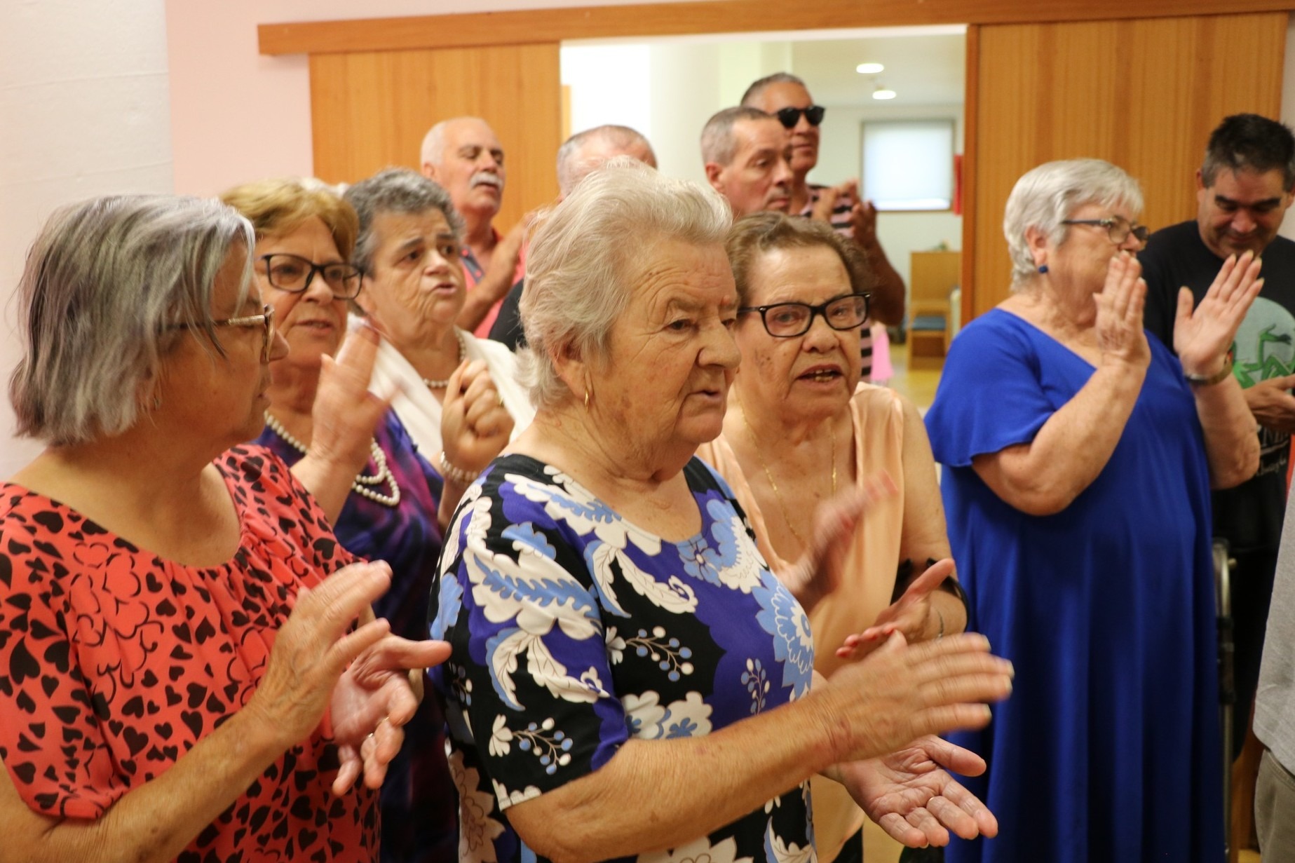 MARCO: Grupo do Centro Social de Carvalhosa celebra o Dia Internacional do Idoso com uma aventura de slide