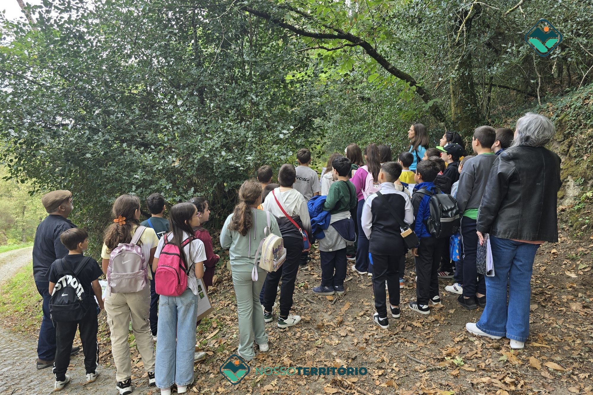 Alunos e alunas dos quintos anos das escolas de Baião conhecem o Carvalhal de Reixela (C/VÍDEO)