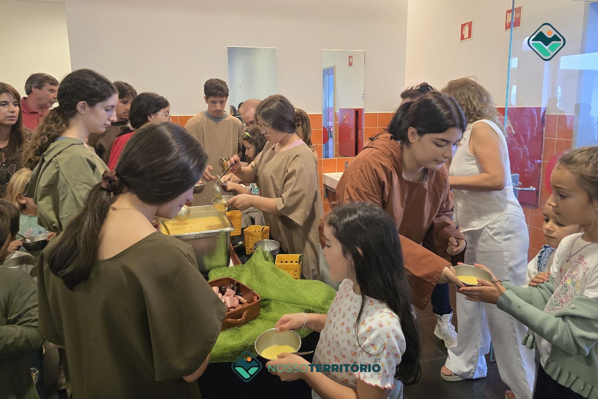 Escola Básica de Campelo ofereceu sopa de pedra aos alunos no Dia Mundial da Alimentação (C/VÍDEO)