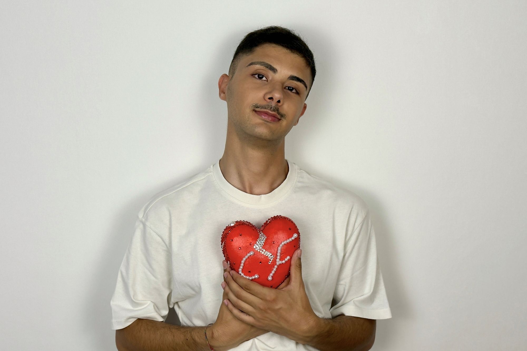 Cantor baionense Rafael Monteiro lançou o novo single “Coração Ferido”