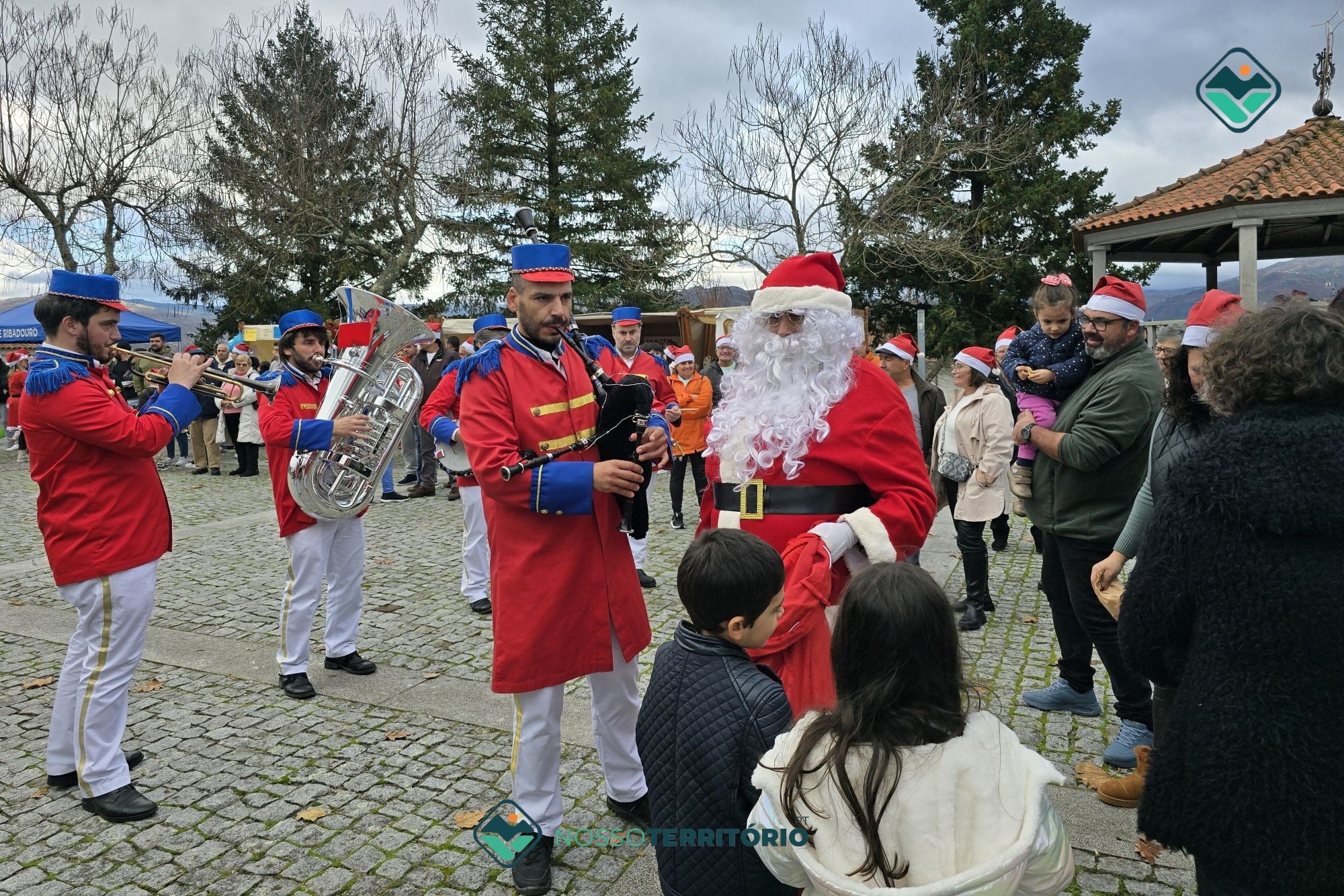 Ancede e Ribadouro recebeu o Pai Natal com festa animada, Mercado de Natal e caminhada (C/VÍDEO)
