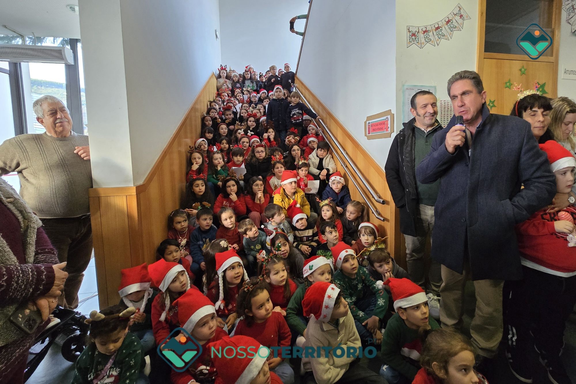 Centro Escolar de Santa Marinha do Zêzere vive a magia do Natal com animação e mercado (C/VÍDEO)
