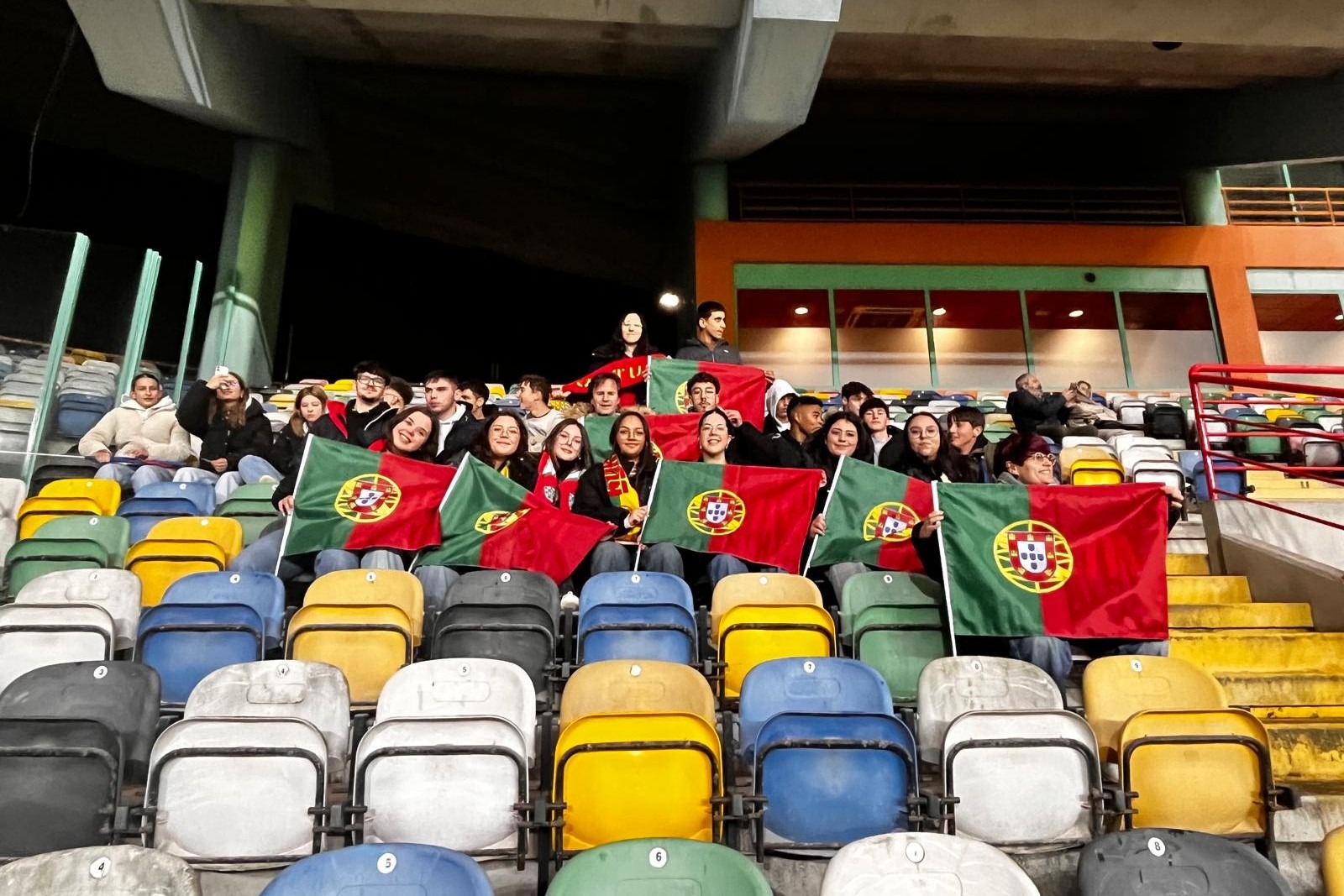 Município de Mesão Frio levou alunos do agrupamento de escolas ao jogo da seleção feminina portuguesa