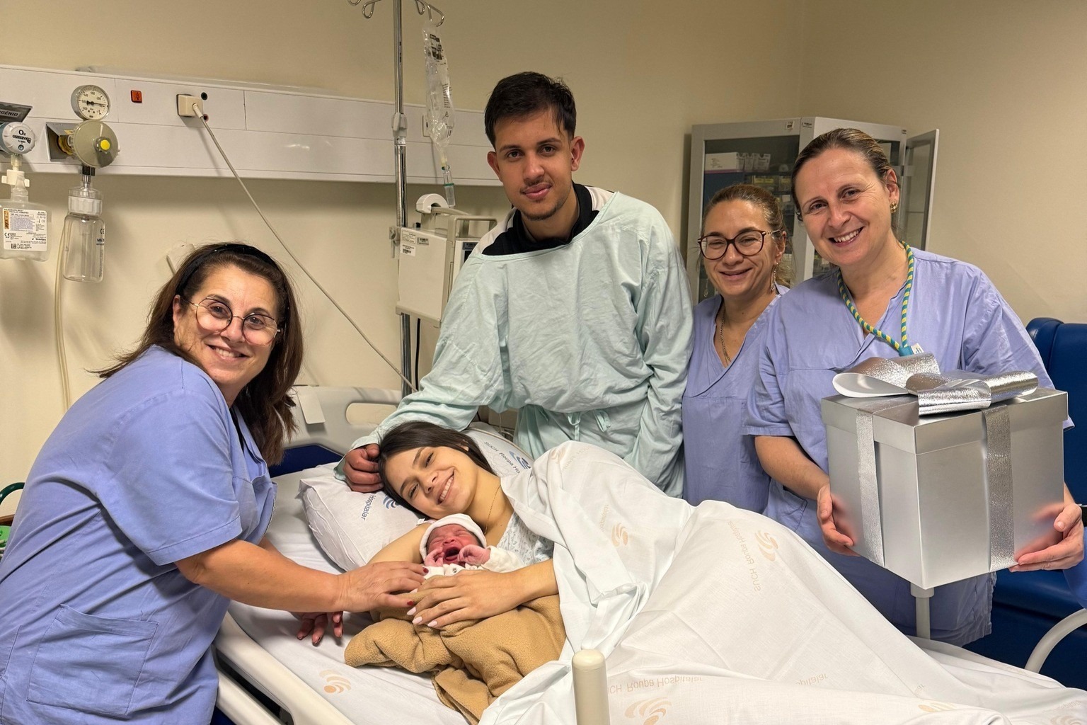 Primeiro bebé de 2026 a nascer na maternidade do Hospital Padre Américo é um menino