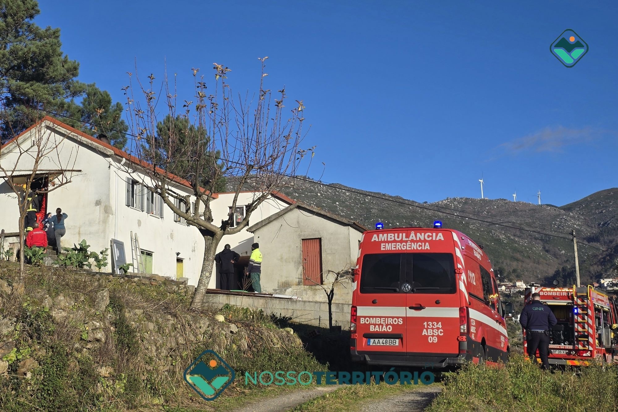 Incêndio numa habitação na Teixeira mobilizou operacionais das corporações de Baião e de Santa Marinha do Zêzere (C/VÍDEO)