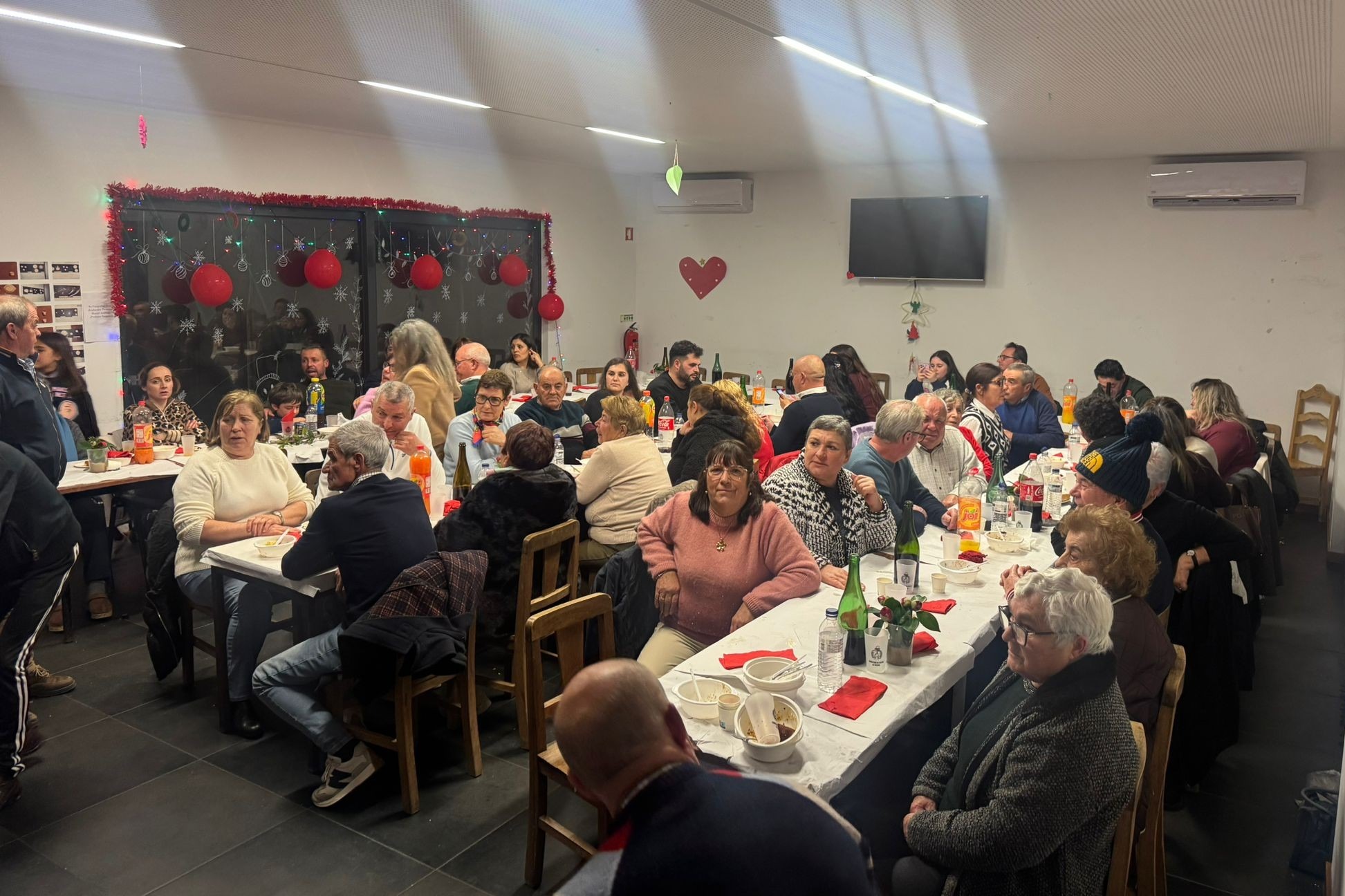 Comissão de Festas de Frende junta casais de várias idades a celebrar o Dia dos Namorados (C/VÍDEO)