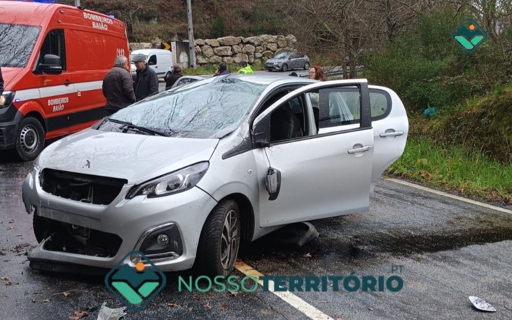 Despiste de viatura ligeira em Campelo e Ovil provoca um ferido