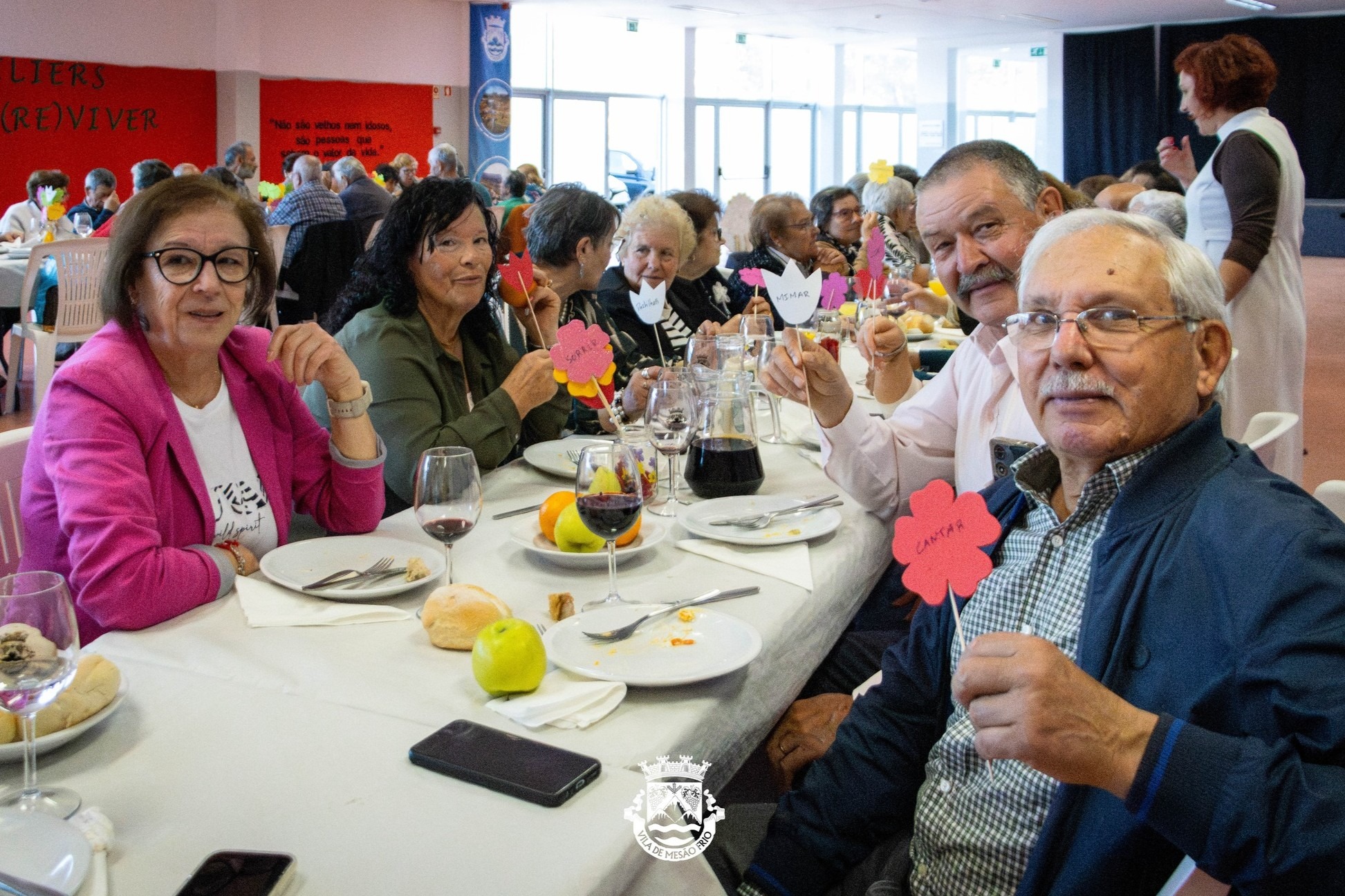 Município de Mesão Frio promoveu almoço-convívio de Páscoa para mais de 50 seniores dos Ateliers (Re)viver