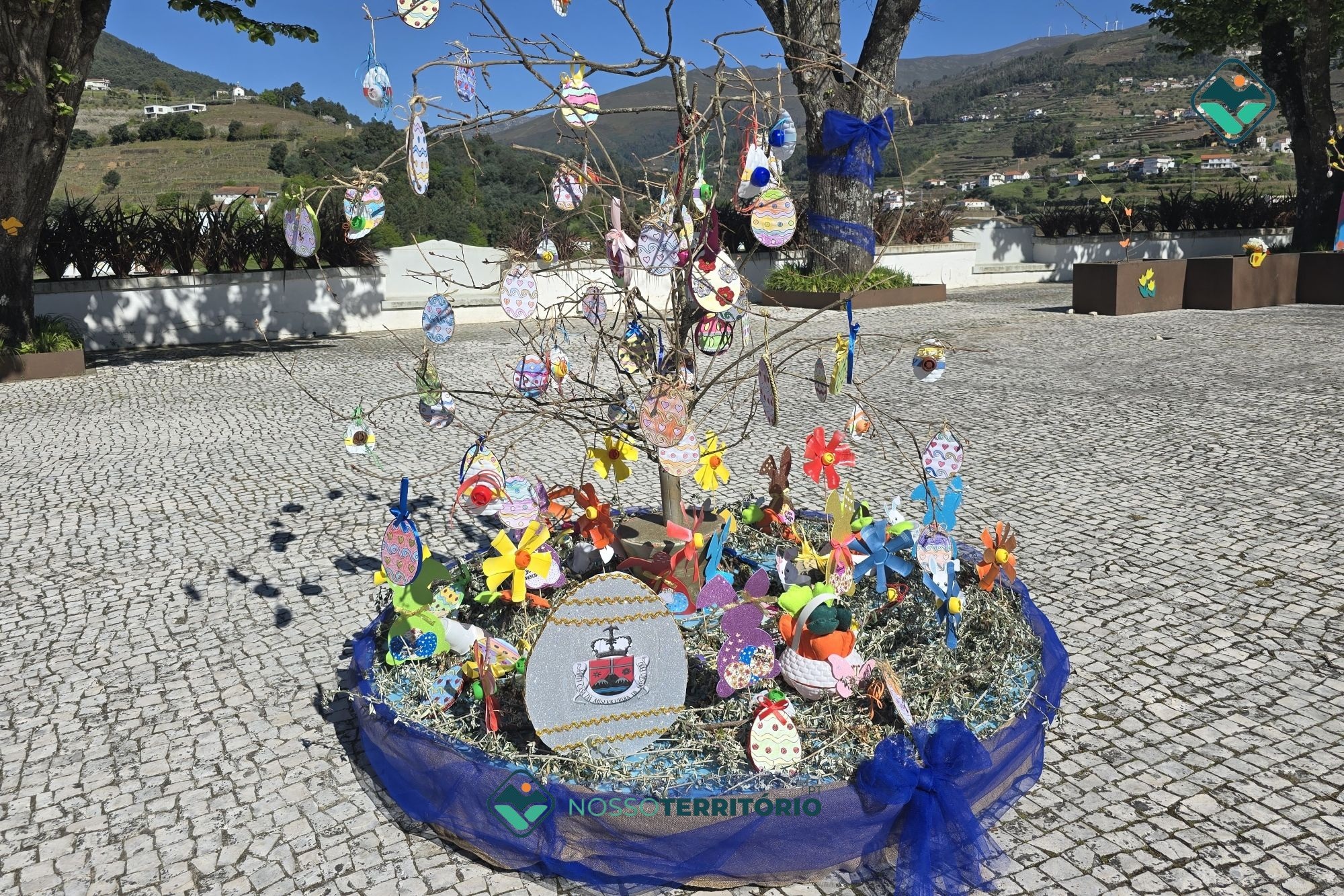 Cenários de Páscoa dão cor e vida à vila de Mesão Frio (C/VÍDEO)