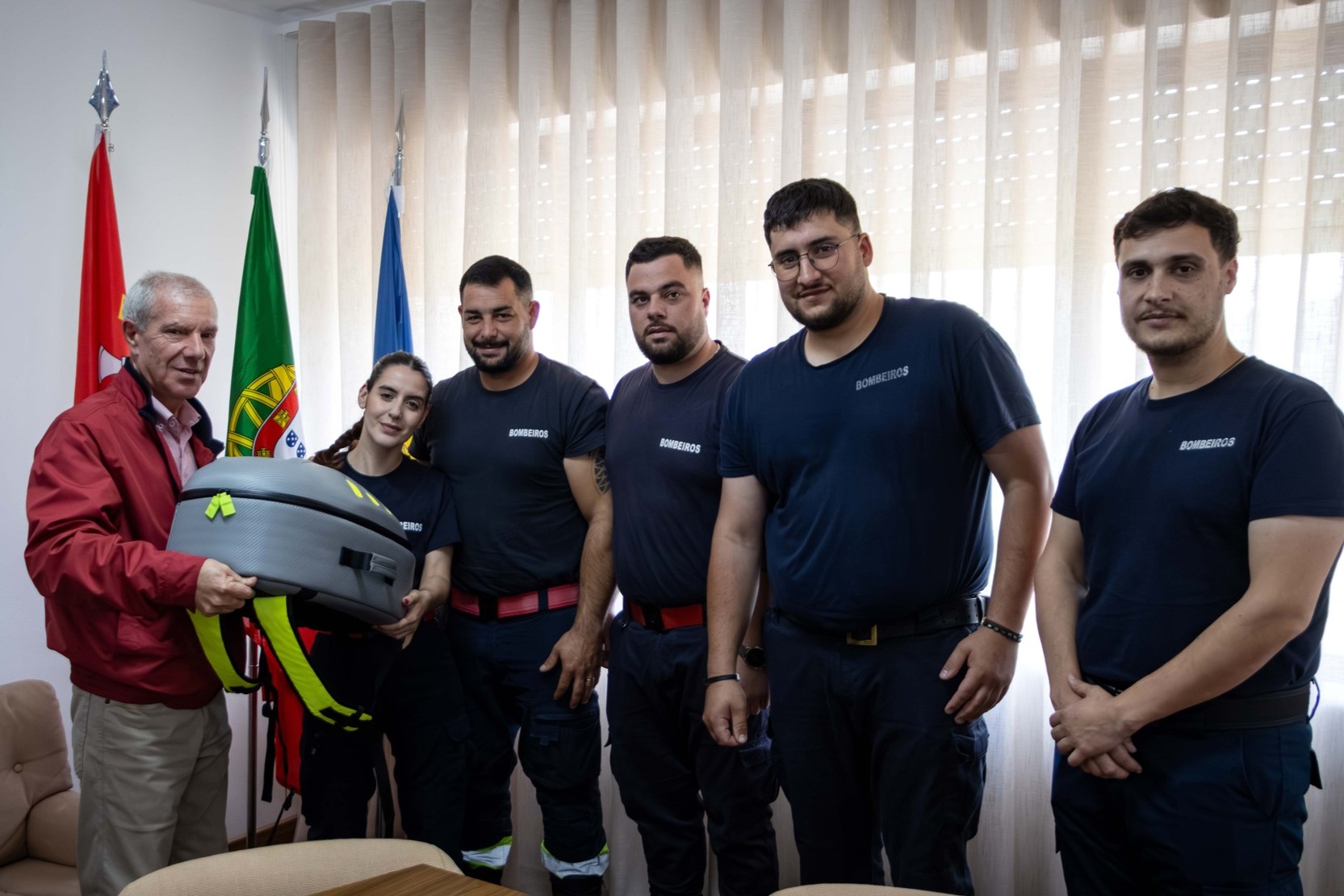 Município de Mesão Frio entregou aos bombeiros um compressor cardíaco externo do projeto vencedor do OPJ