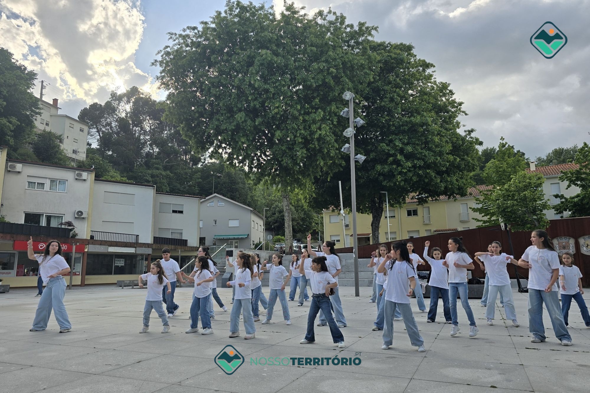 Byondance celebrou o Dia Mundial da Dança com espetáculo no centro da vila de Baião (C/VÍDEO)