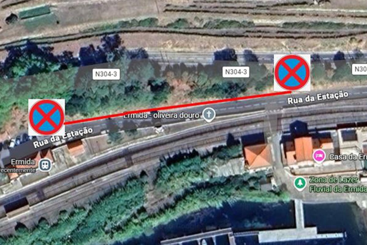 Eletrificação da Linha do Douro leva à proibição de parar e estacionar na Rua da Estação da Ermida