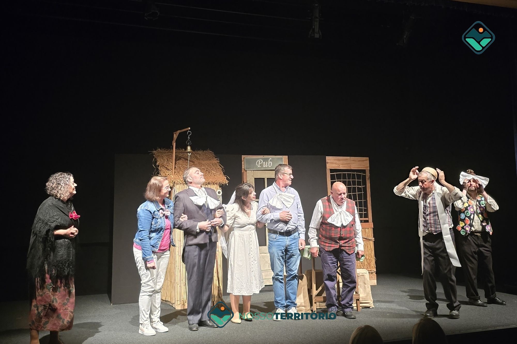 Atores do Teatro Experimental de Arouca juntaram-se a atores improvisados para uma comédia única em Baião (C/VÍDEO)