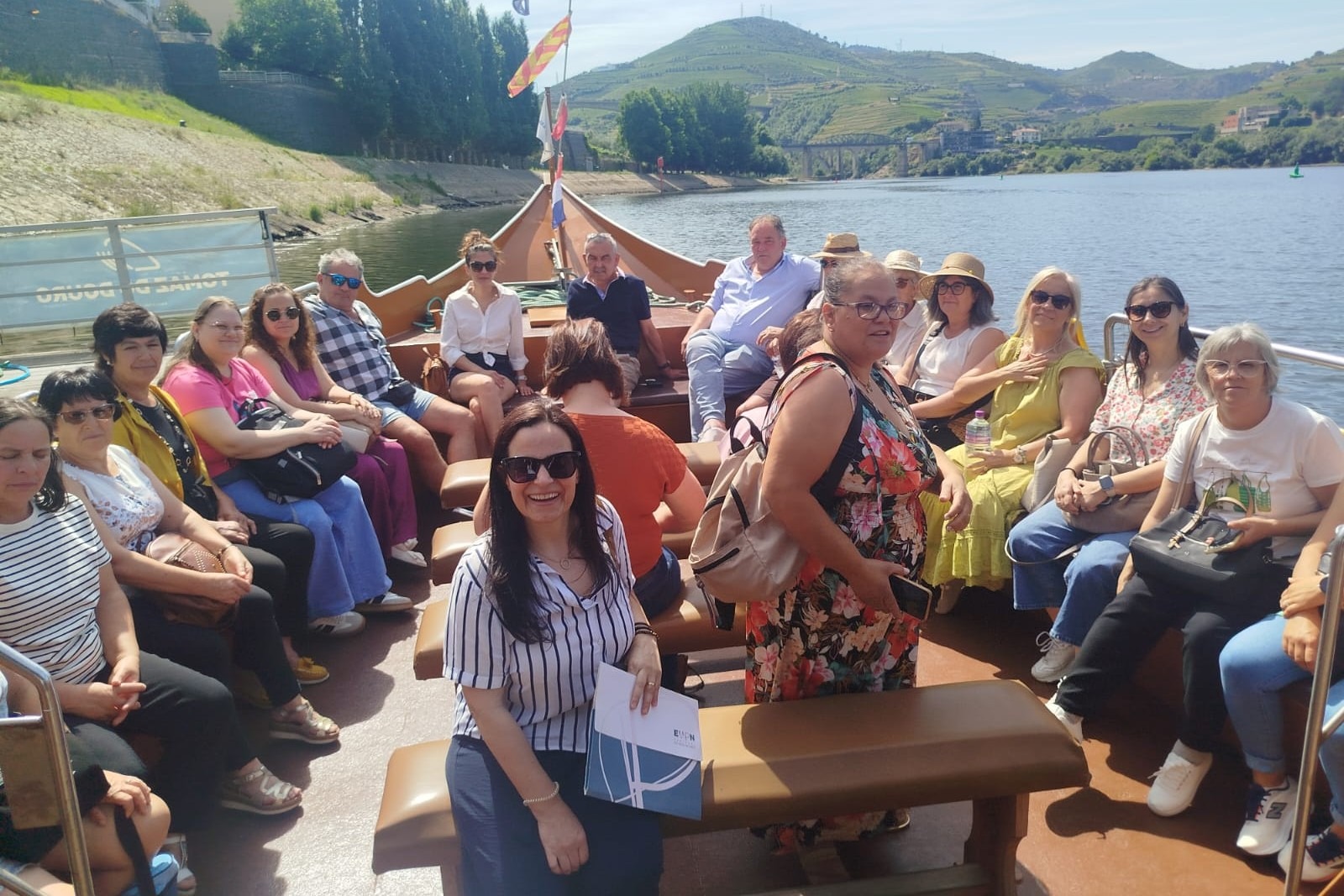 Cuidadores informais de Baião realizaram cruzeiro no Douro em tradicional barco rebelo
