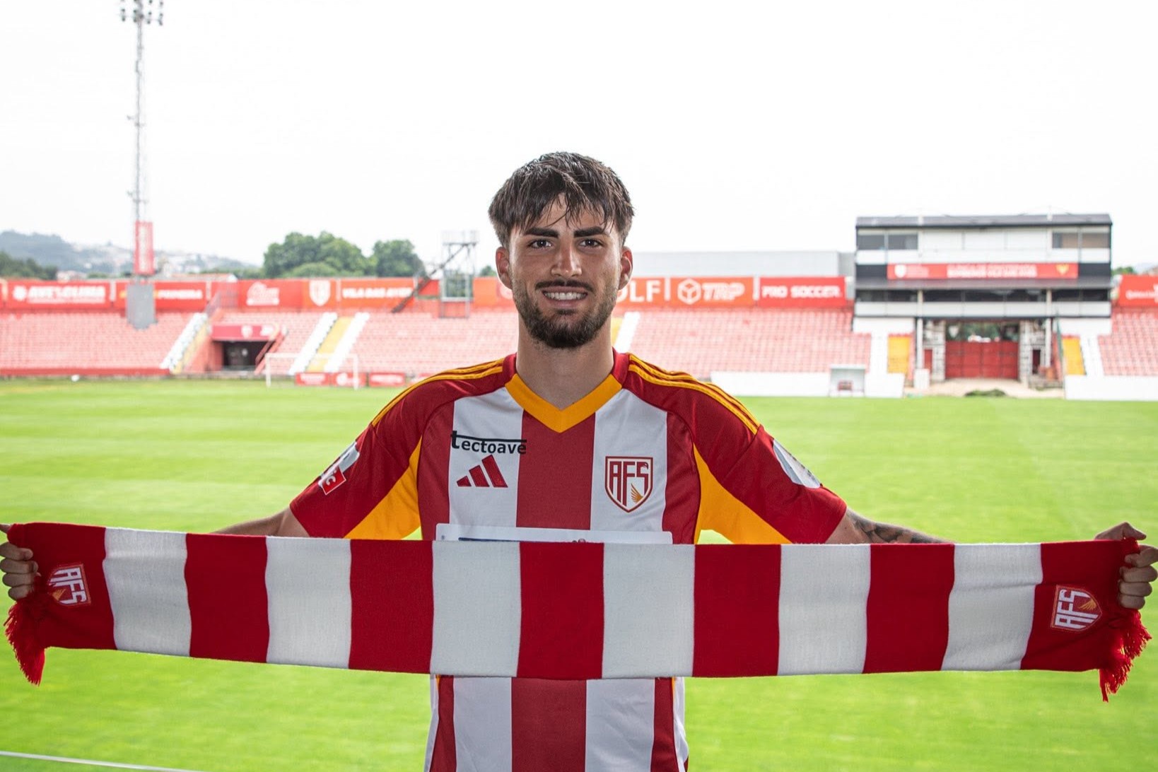 Baionense Fernando Almeida anunciado como primeiro reforço do AFS Vila das Aves