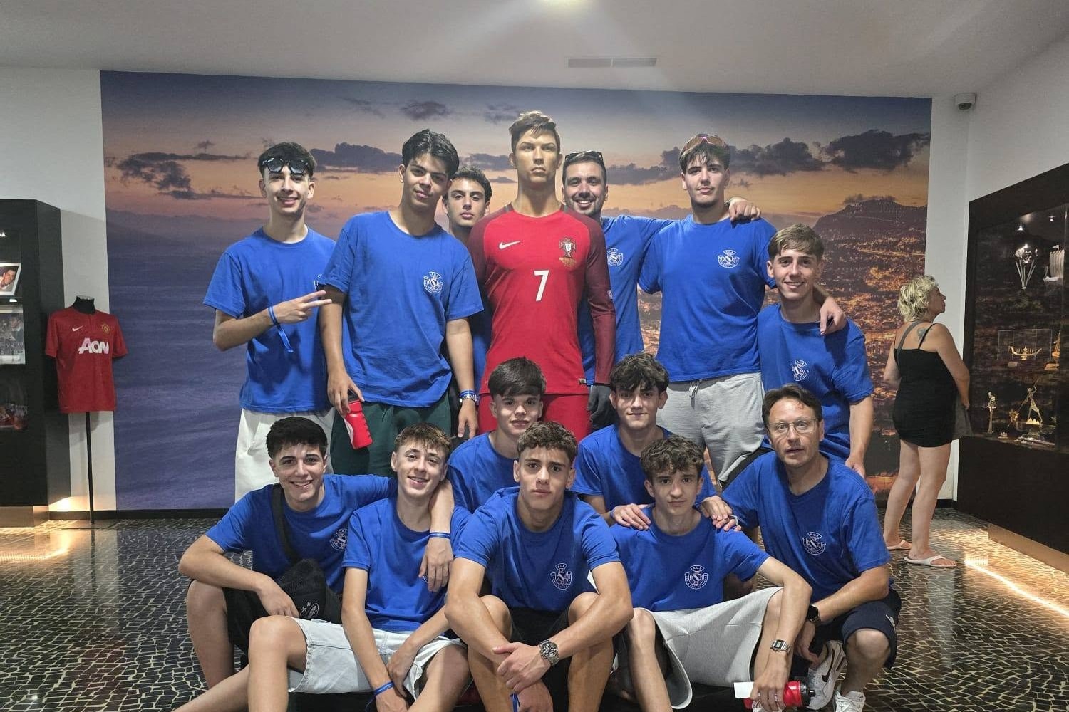 Equipas da ACR Santa Cruz do Douro estão na Madeira a participar no Torneio Internacional Funchal Futsal Cup