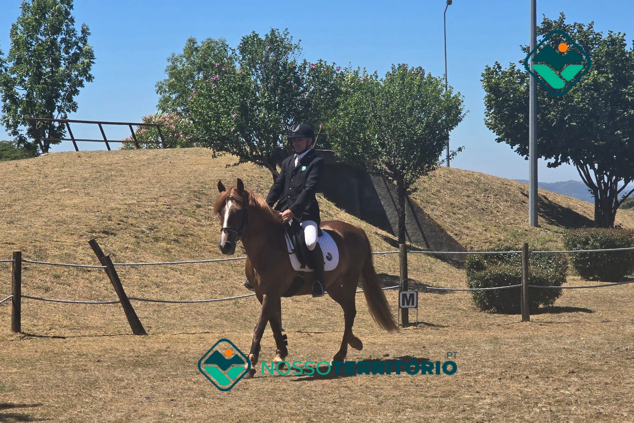 Atleta e campeão nacional de equitação Hugo Almeida esteve com pessoas especiais de Baião (C/VÍDEO)