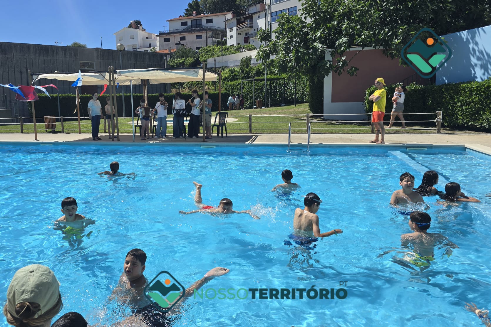 Conservatório de Música de Baião deu música aos utilizadores da piscina municipal descoberta (C/VÍDEO)