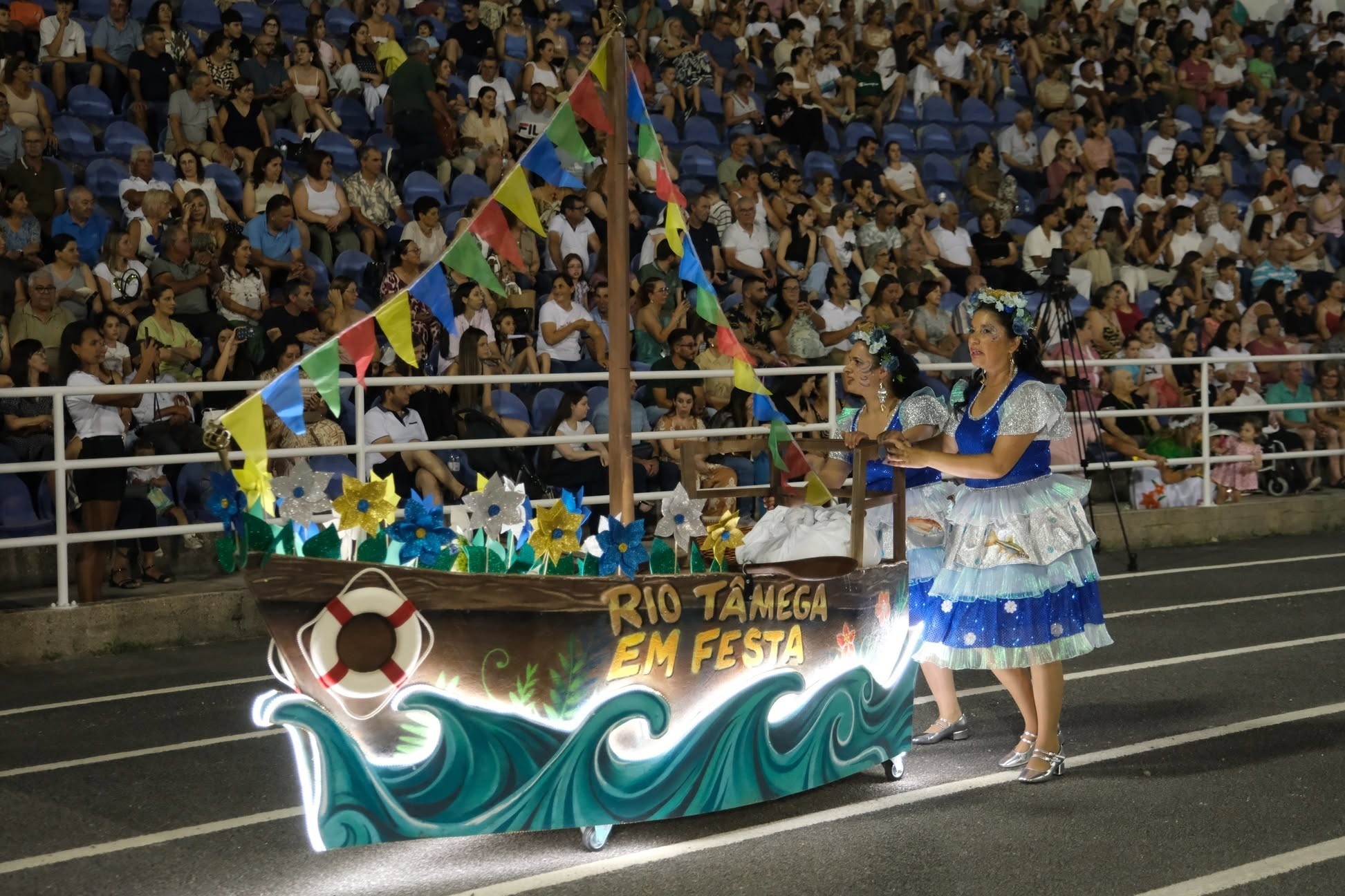 MARCO DE CANAVESES: Marchas populares deram colorido e animação à cidade (C/FOTOS)