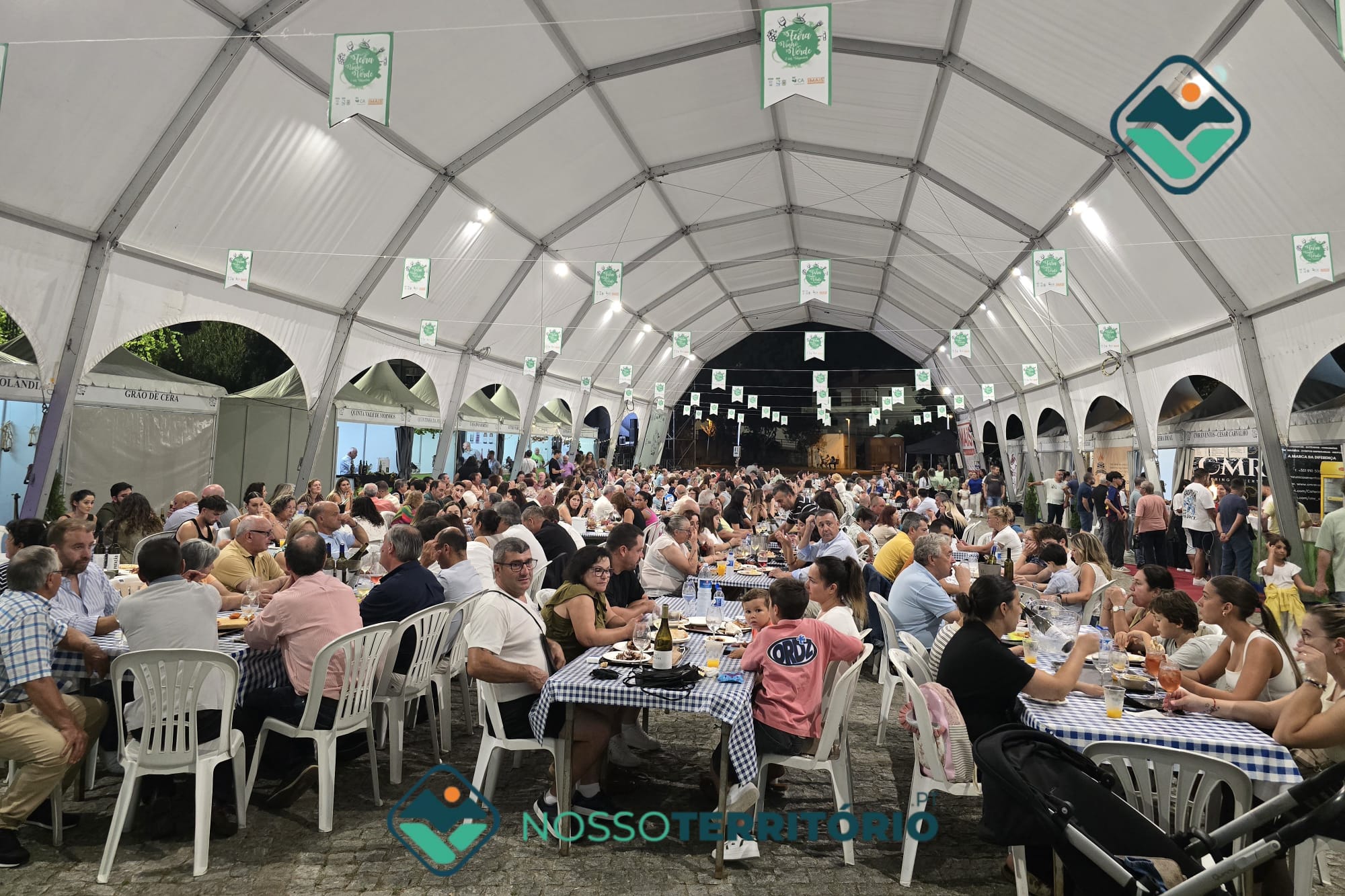 Casa cheia no primeiro dia da Feira do Vinho Verde e das Tasquinhas de Santa Marinha do Zêzere (C/VÍDEO)